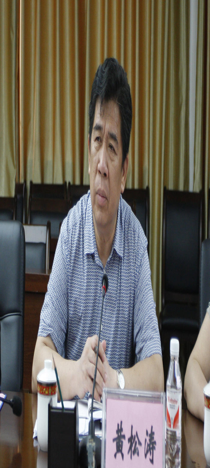 按住CTRL鍵使用鼠標(biāo)滾輪縮放圖片