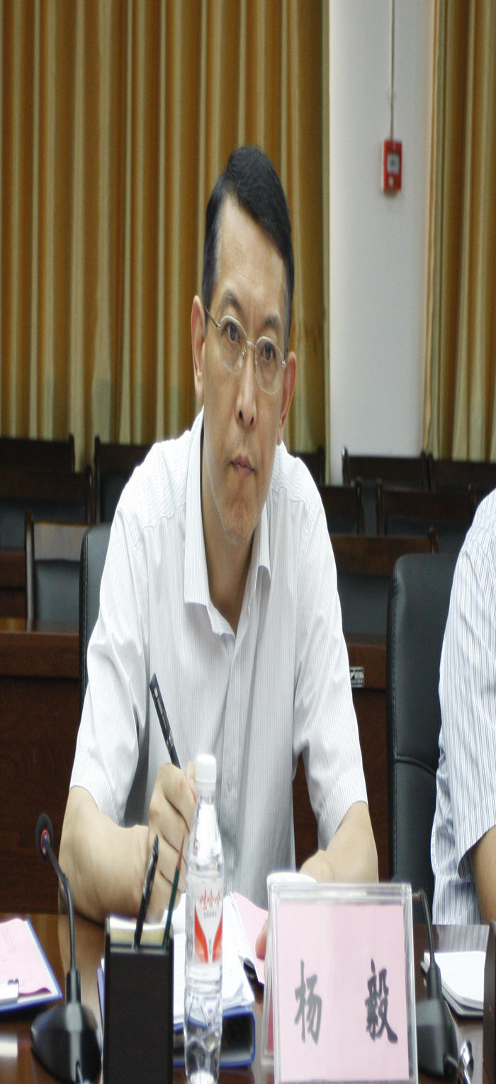 按住CTRL鍵使用鼠標(biāo)滾輪縮放圖片