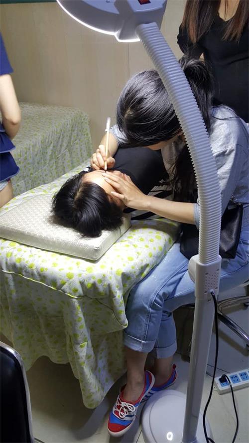 專業(yè)難怎么辦？唐山美容學(xué)校名師指導(dǎo)助你成功！